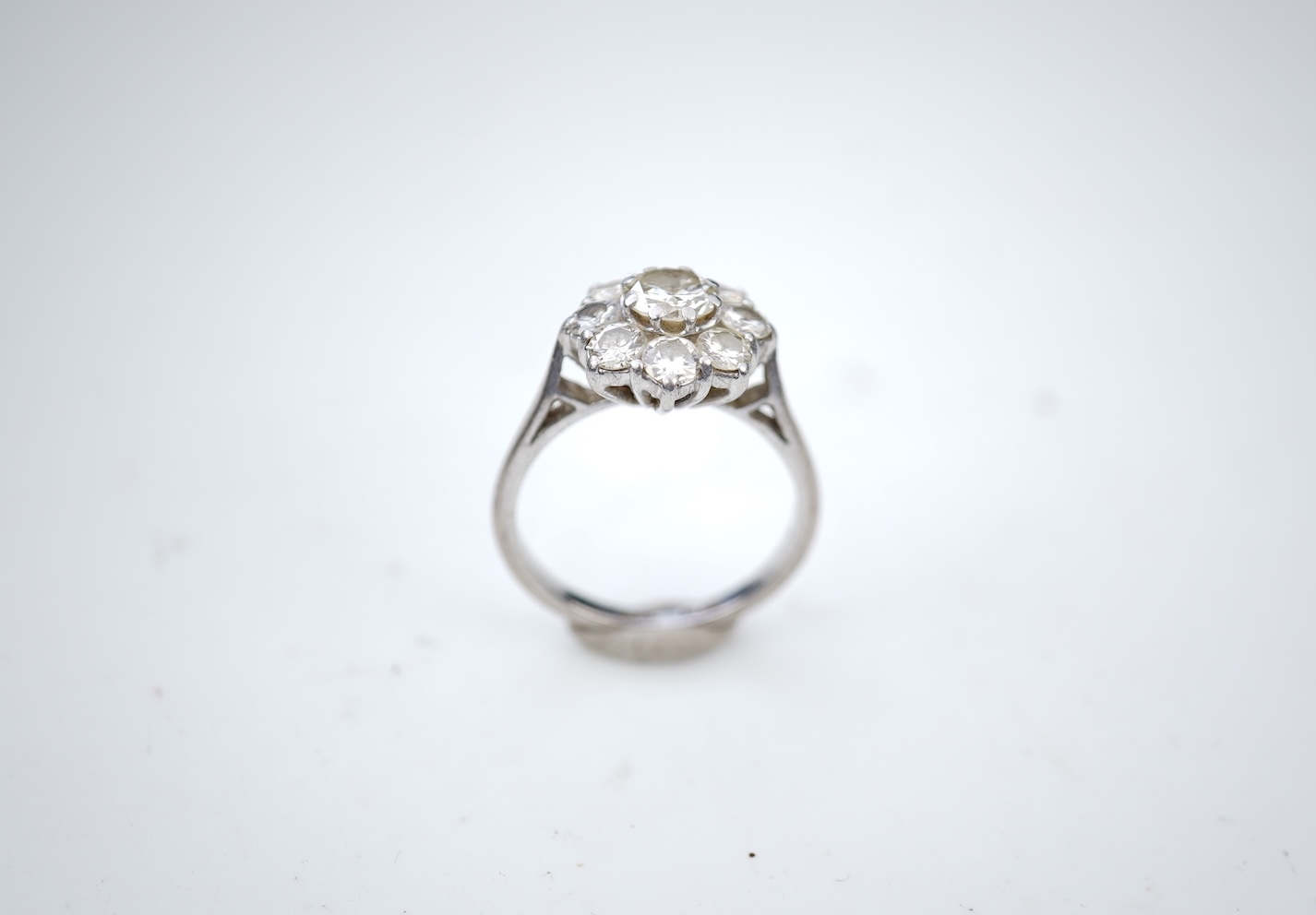 A diamond cluster ring